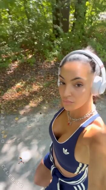 Leaked Valentina maceri private photo viral onlyfans