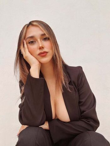Valeria.M.Ar