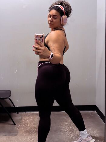 Leaked Valeriezun private photo viral onlyfans