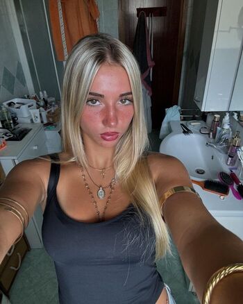Leaked Vallarani private photo viral onlyfans