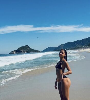 vallentina_aguess