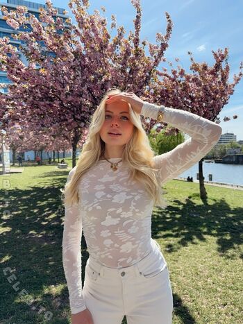 Leaked Vallixpauline page private photo viral onlyfans