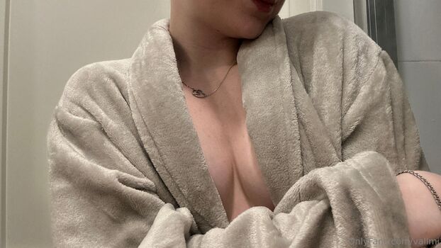 Leaked Vallmi private photo viral onlyfans