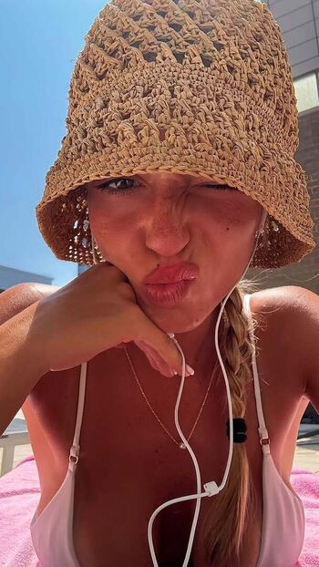 Leaked Veronica kelegian private photo viral onlyfans