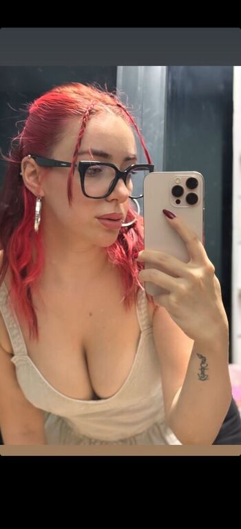 Leaked Vibezgizem private photo viral onlyfans