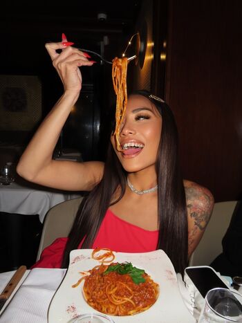 Victoria Kuang