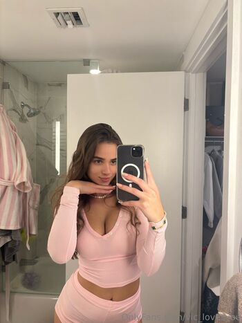 Leaked Victoriacox page private photo viral onlyfans