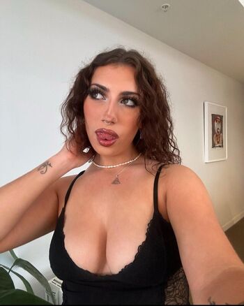 Leaked Viennaveraa private photo viral onlyfans