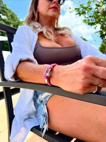 Leaked Vinylsanddials private photo viral onlyfans
