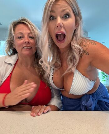 Leaked Vinylsanddials private photo viral onlyfans