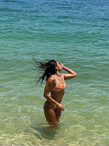 Violeta Dee