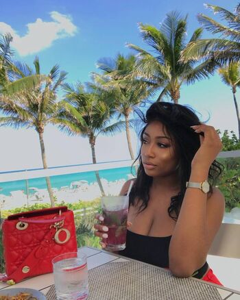 Leaked Nicole schwarz/ private photo viral onlyfans