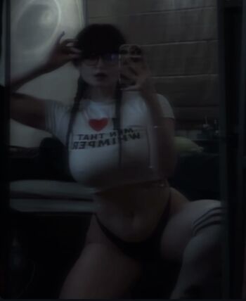 Leaked Vivickivvv page private photo viral onlyfans