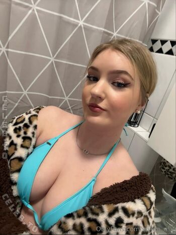 Leaked Vivien esc page private photo viral onlyfans
