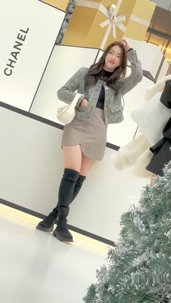 Voyeur Asian Pissing Toilet &Amp; Upskirts Only