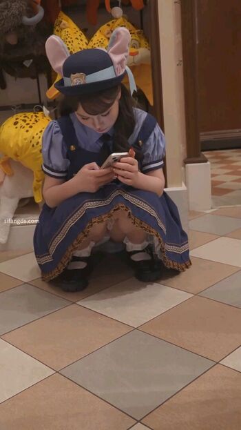 Leaked Voyeur asian pissing toilet amp upskirts only page private photo viral onlyfans