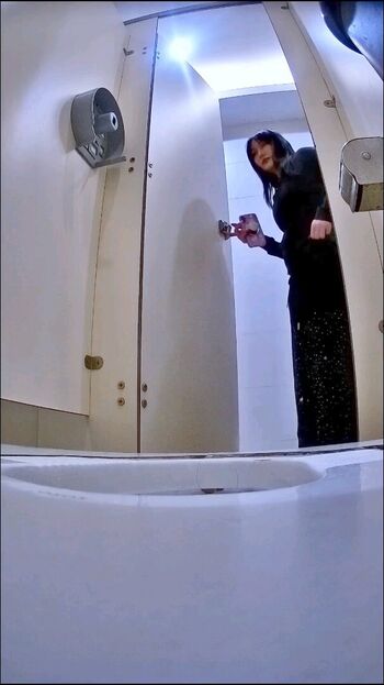 Leaked Voyeur asian pissing toilet amp upskirts only page private photo viral onlyfans