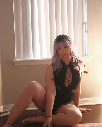 Leaked Julie berdu/ private photo viral onlyfans