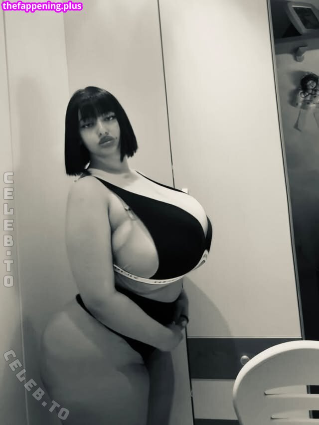 Mxmmytina / Vvalentinabonetalli Foto OnlyFans Desnuda #77