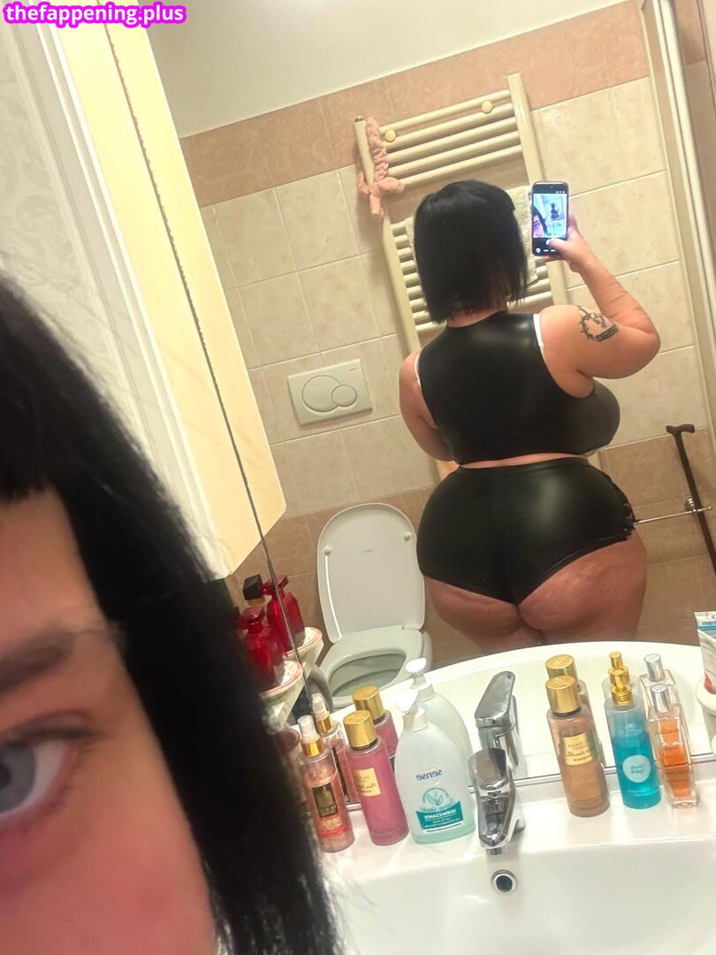 Mxmmytina / Vvalentinabonetalli Naakte OnlyFans Foto #108