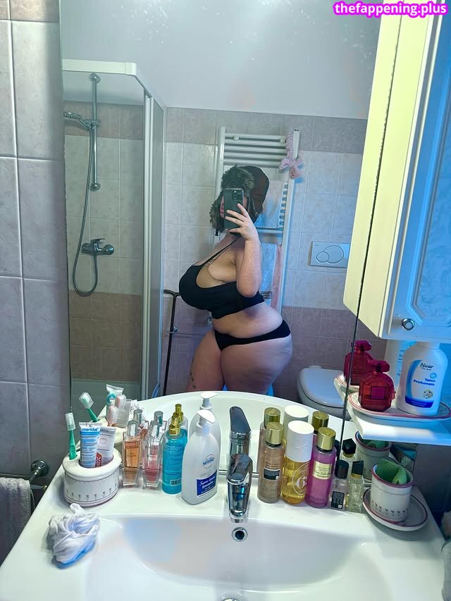 Mxmmytina / Vvalentinabonetalli Nude OnlyFans Photo #191