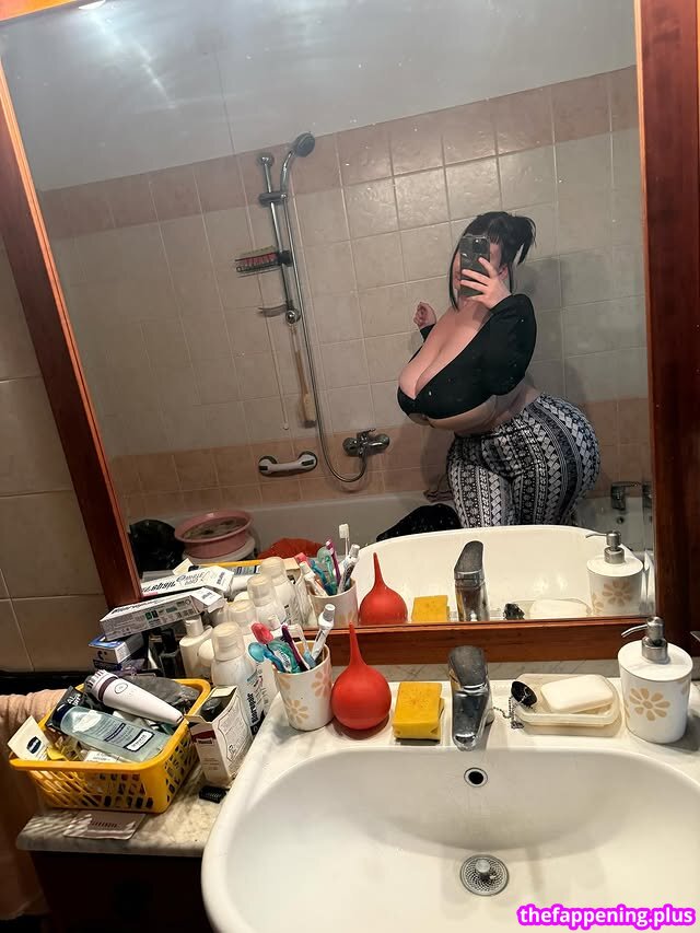 Mxmmytina / Vvalentinabonetalli Naakte OnlyFans Foto #196