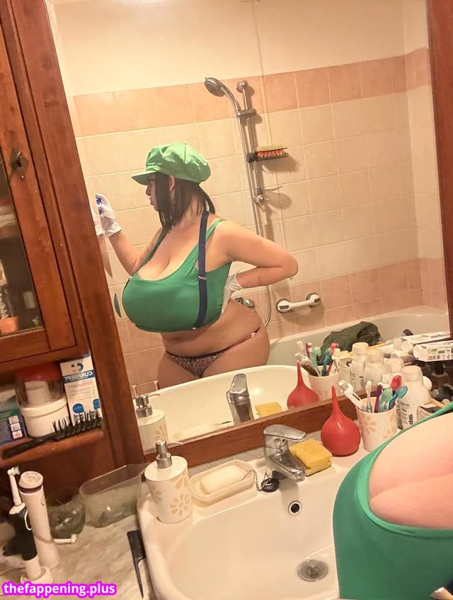 Mxmmytina / Vvalentinabonetalli Nude OnlyFans Photo #197