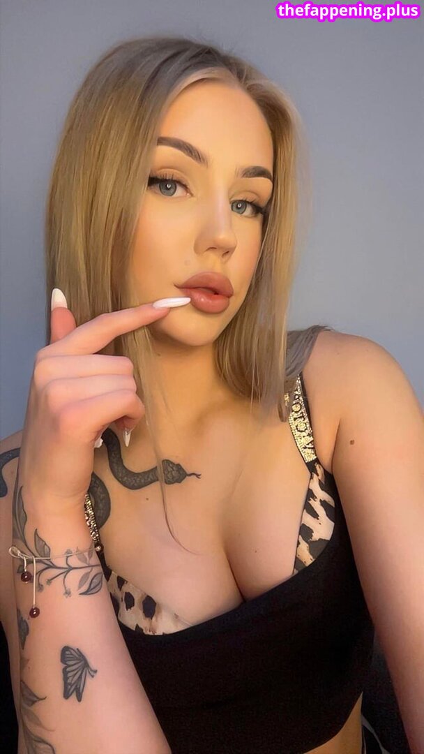 Vvikaraa / vikaraa_by_km Foto OnlyFans Desnuda #41