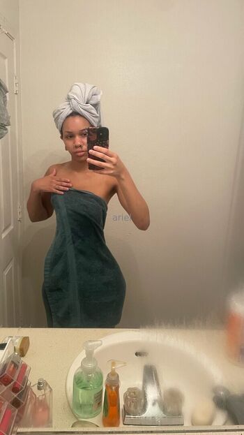 Leaked Vxmpisariel private photo viral onlyfans