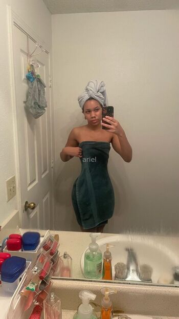 Leaked Vxmpisariel private photo viral onlyfans