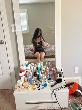 Leaked Vyxia vyxphan page private photo viral onlyfans