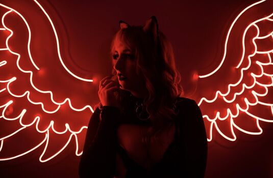 WatchGirlsPlay