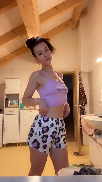 Leaked White paws private photo viral onlyfans