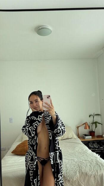 Leaked Chloe show/ private photo viral onlyfans