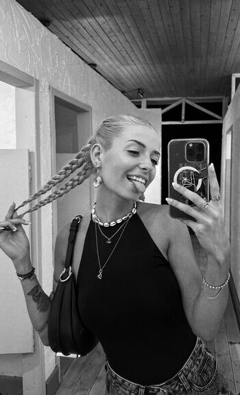Leaked Cindystone/ private photo viral onlyfans