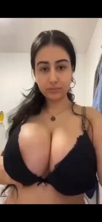 Leaked Women in bikinis/ private photo viral onlyfans