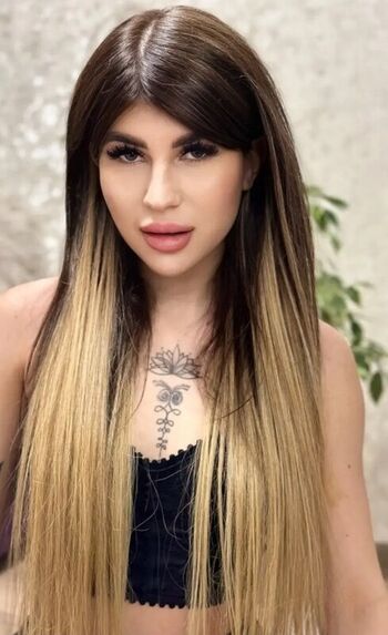 Leaked Prettylyriqq/ private photo viral onlyfans