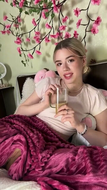 Leaked Veronika mescudi/ private photo viral onlyfans