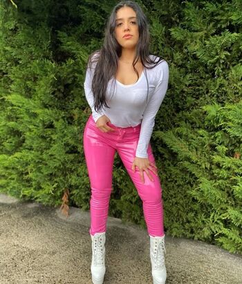 Leaked Flooora o/ private photo viral onlyfans