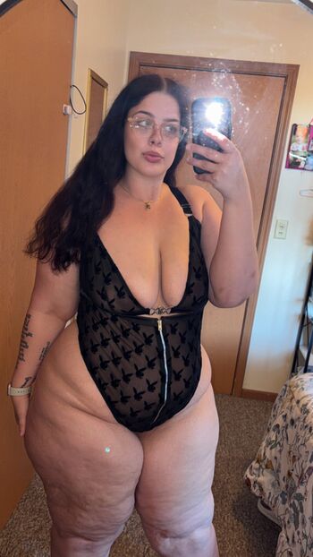 Leaked Artemismeafter/ private photo viral onlyfans