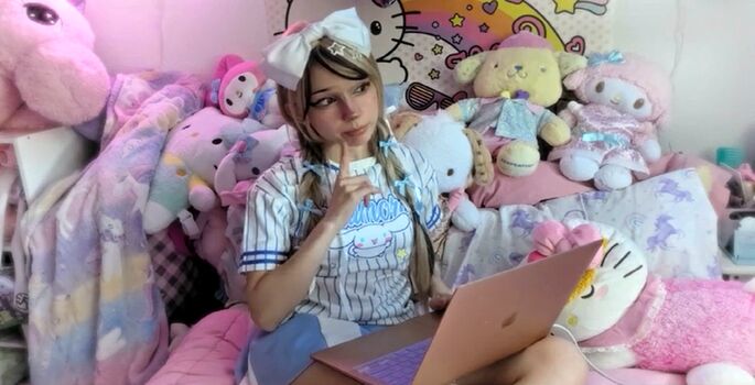 Leaked Emiru / private photo viral onlyfans