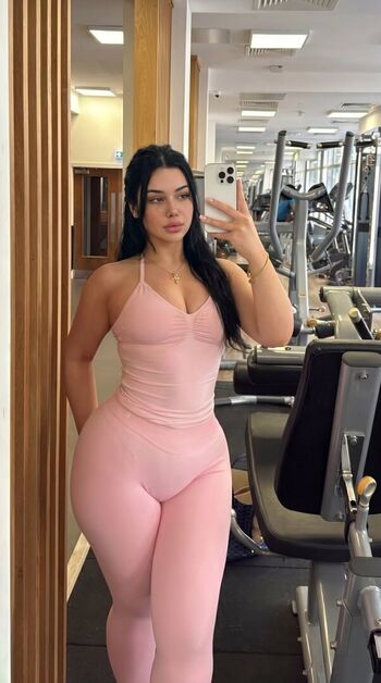 Leaked Bratty milf / private photo viral onlyfans