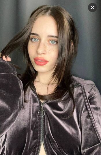 Leaked Maroasmr/ private photo viral onlyfans