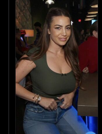 Leaked Vic model/ private photo viral onlyfans