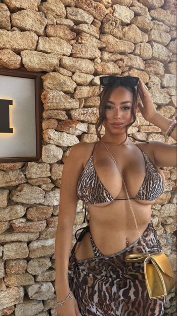 Leaked Who is this  page private photo viral onlyfans
