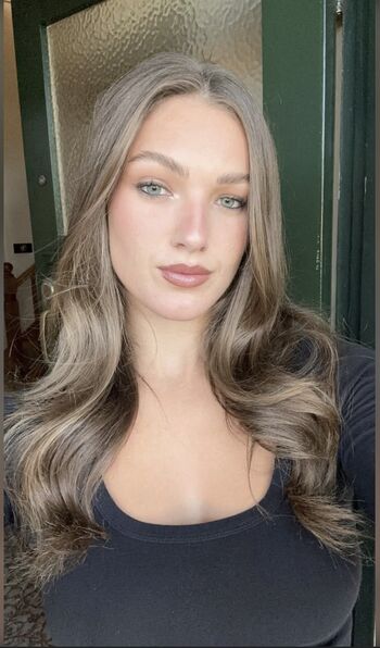 Leaked Who is this  page private photo viral onlyfans