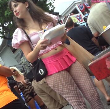 Leaked Gloryhole swallow / private photo viral onlyfans