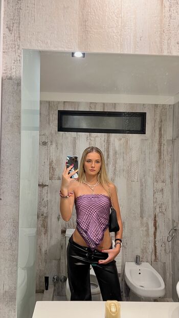 Leaked Snowbunny teens/ private photo viral onlyfans