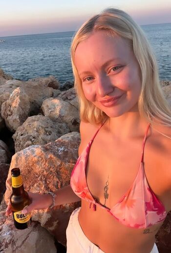 Leaked Who is this  page private photo viral onlyfans