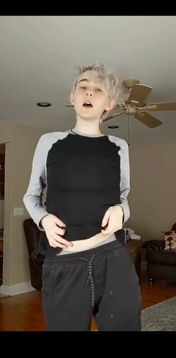 Leaked Caramelonline/ private photo viral onlyfans